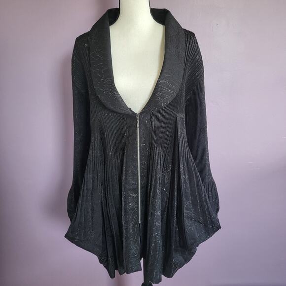 Talk of the Walk Pleated Waterfall Low Cut Faux Fur Balloon Sleeve Jacquard Coat - Picture 13 of 16